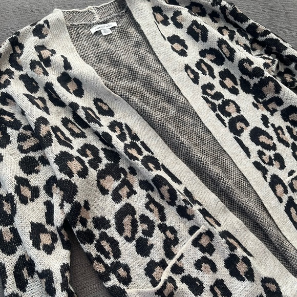 American Eagle Oversized Leopard Cardigan. Super Soft! Size XXS - Picture 5 of 13
